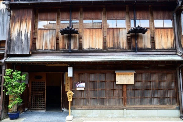 金澤東茶屋街-保留江戶時代茶屋文化的歷史街區