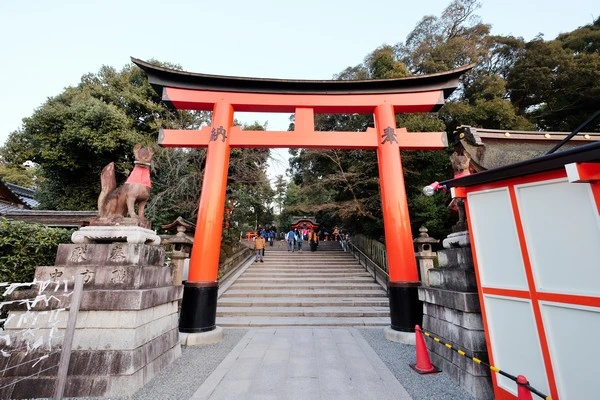 伏見稻荷大社-有千本鳥居的京都特色神社