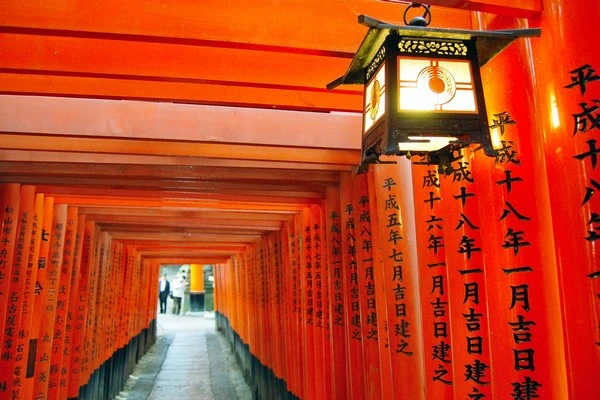 伏見稻荷大社-有千本鳥居的京都特色神社