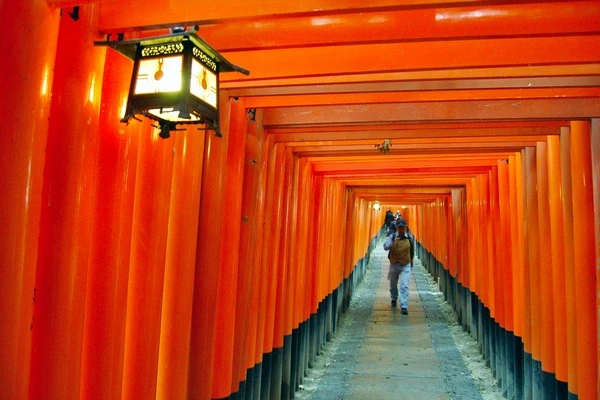 伏見稻荷大社-有千本鳥居的京都特色神社
