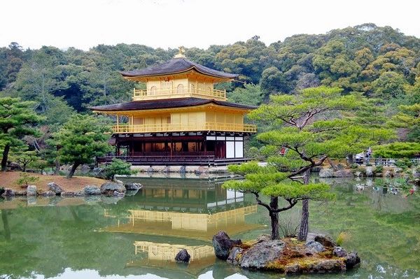金閣寺-金碧輝煌的京都地標