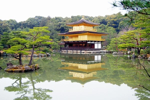 金閣寺-金碧輝煌的京都地標