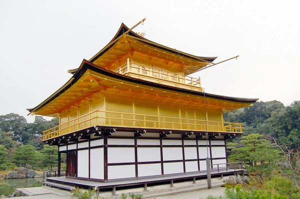 金閣寺-金碧輝煌的京都地標