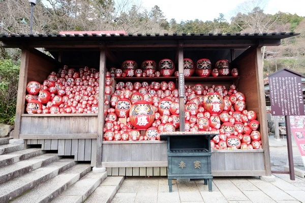 勝尾寺-大阪特色景點-到處都有小達摩的寺院