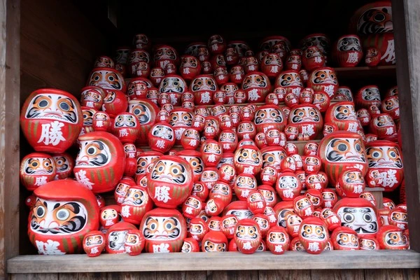 勝尾寺-大阪特色景點-到處都有小達摩的寺院