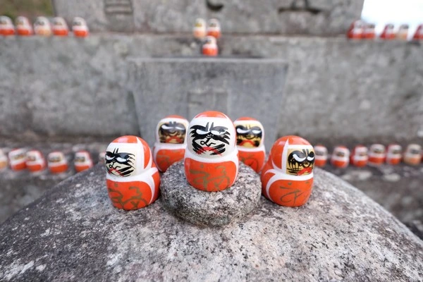 勝尾寺-大阪特色景點-到處都有小達摩的寺院