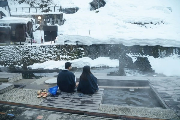 銀山溫泉-大正浪漫氛圍的冬天雪景,冬天有交通管制